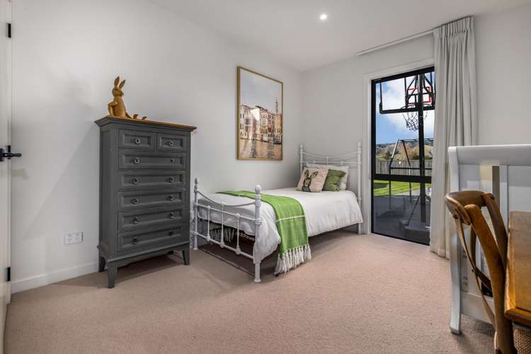 24 Phoenix Palms Grove Levin_18