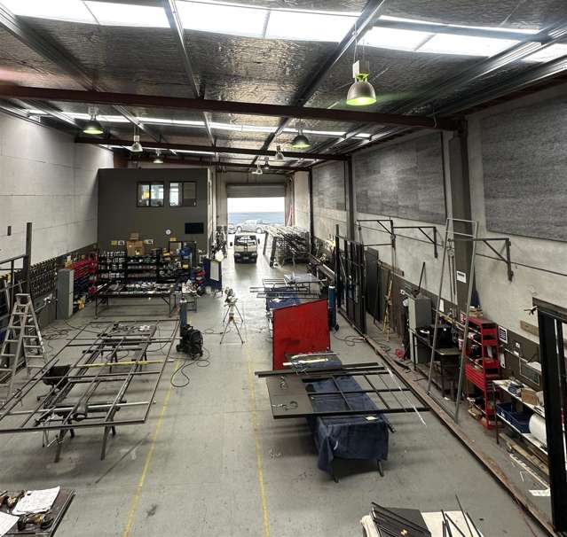 2/27 Cain Road Penrose_2