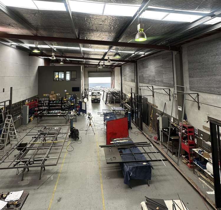 2/27 Cain Road Penrose_2