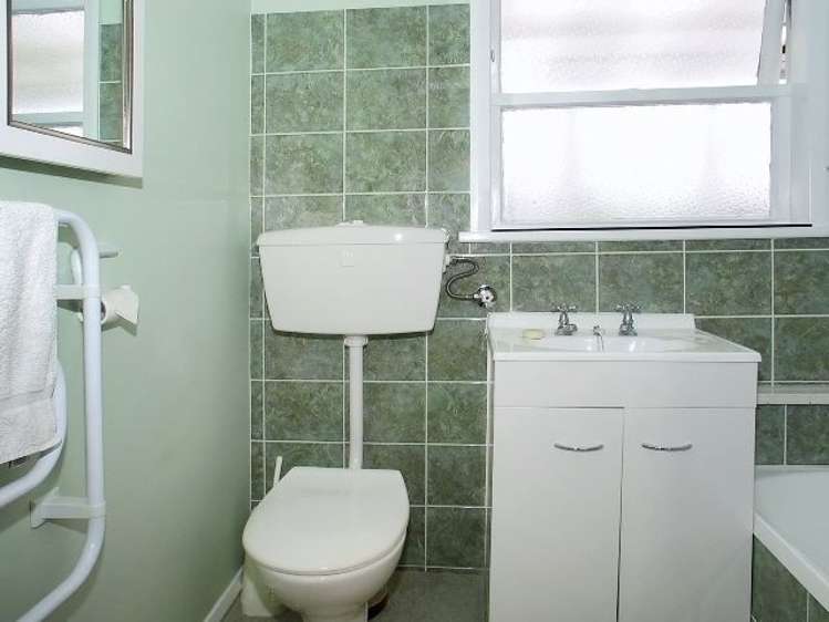 7a Romney Square Tawa_12