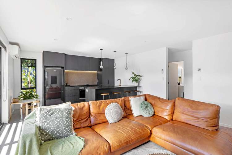 1 Rehua Place Waiwhakaiho_5