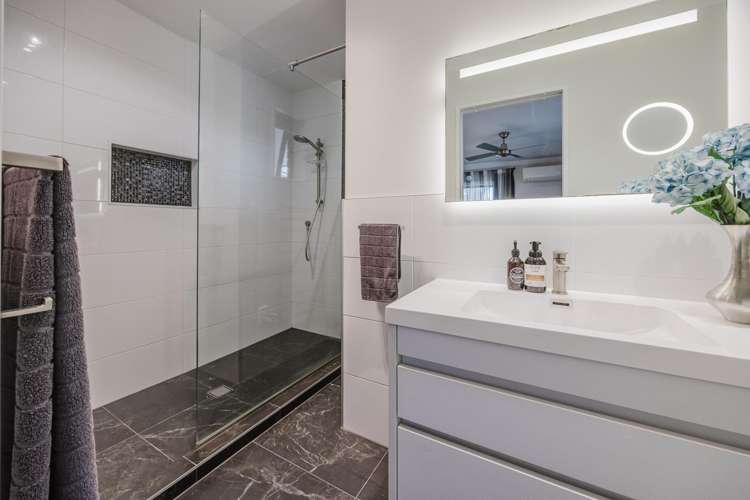 2/59 Youngs Road Papakura_11