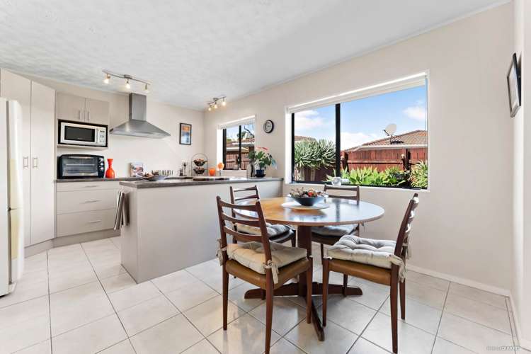 1/3 Annette Avenue Te Atatu South_8