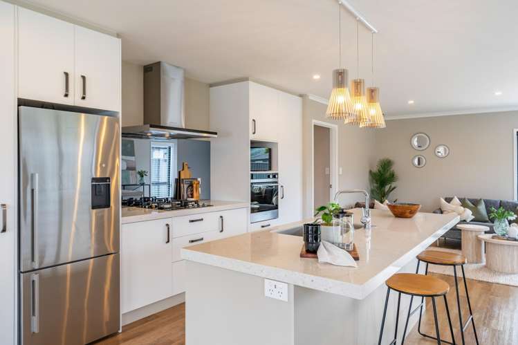 19 Te Kaeaea Crescent Wallaceville_1