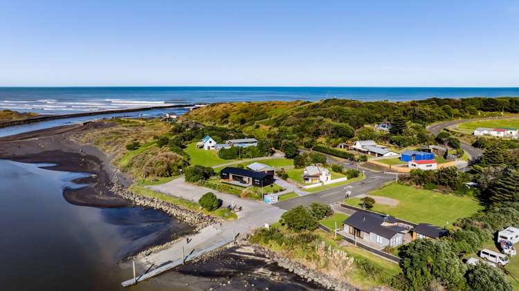 9 Beach Road Patea_36