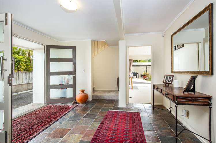 1/18 Holdaway Avenue Northcote_9