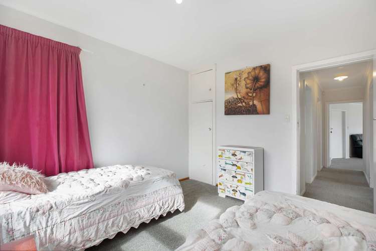 8 Kirner Street Burwood_11