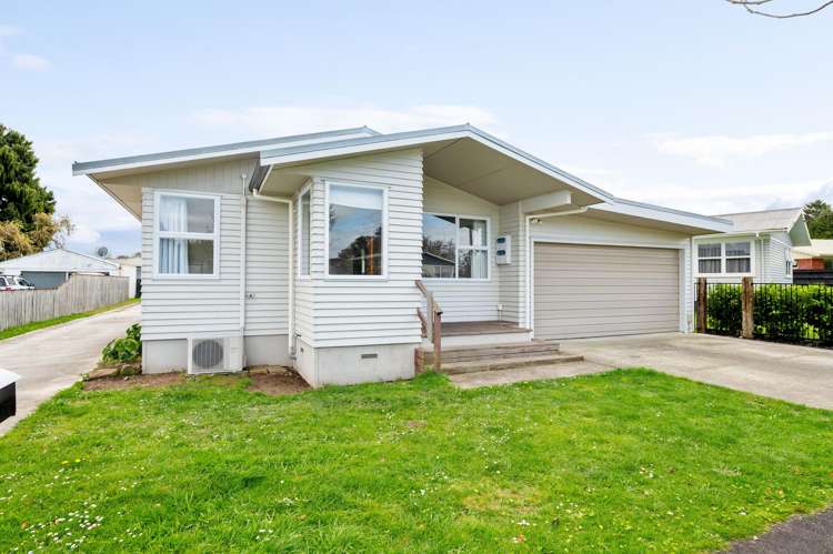 6 Forth Crescent Glenview_0