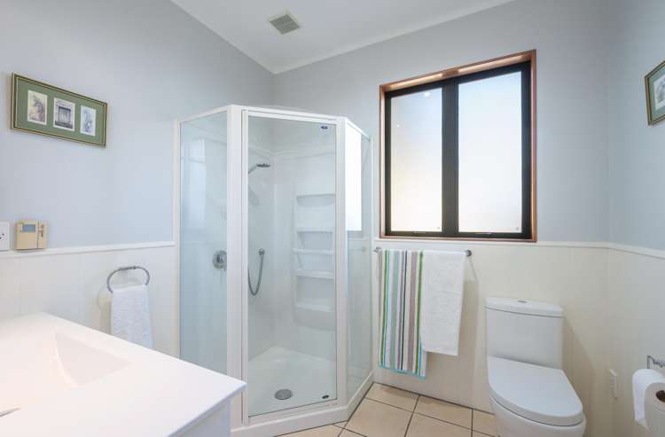 63 Otia Drive Richmond_11