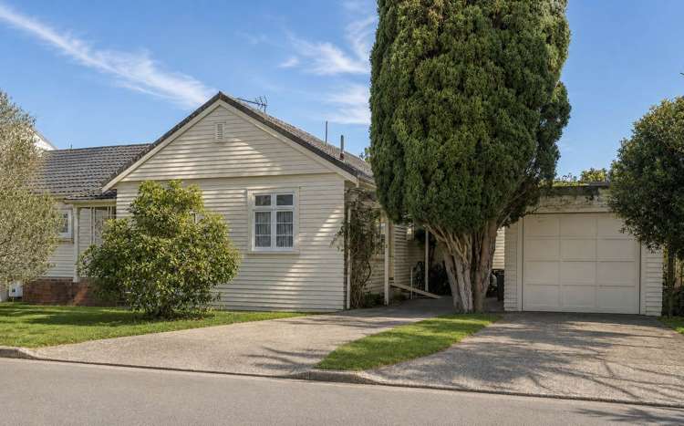 2/11 Ewen Street_0