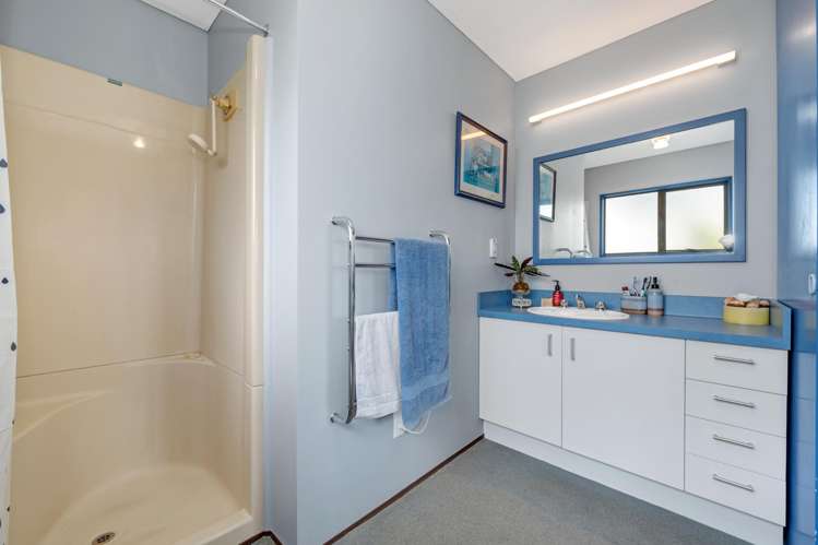 25 & 25a Sandgate Avenue Botany Downs_8