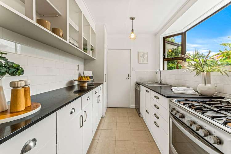 216 Onewa Road Birkenhead_12