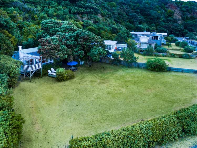 64 Beach Valley Road Piha_16