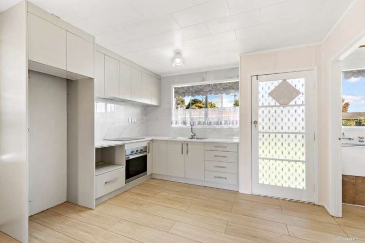 1/5 Astral Place Clover Park_14