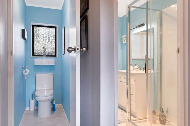 2/14 Burns Street Westown_28