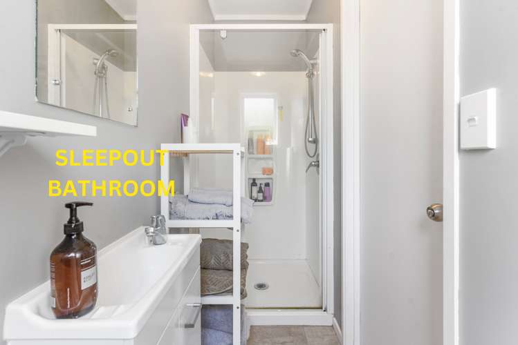 64 Stottholm Road Titirangi_24