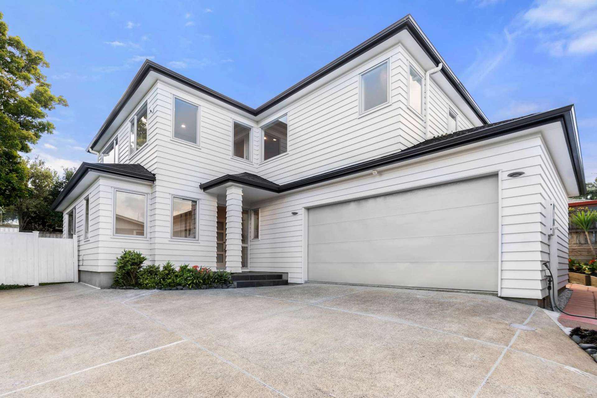 2/8 Varlene Terrace Forrest Hill_0