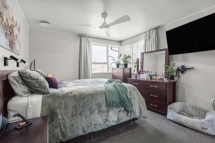 7 Gainsborough Grove Belmont_11
