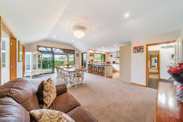 61A Colletts Road Mangaroa_4