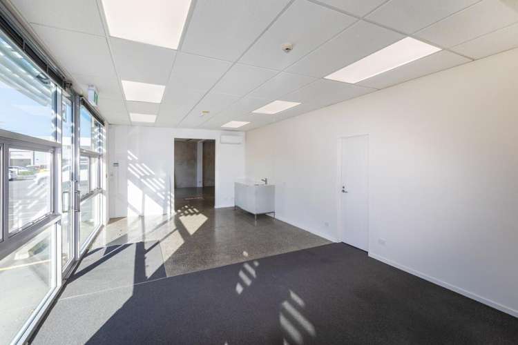Units 14 & 15, 150 Cavendish Road Casebrook_11