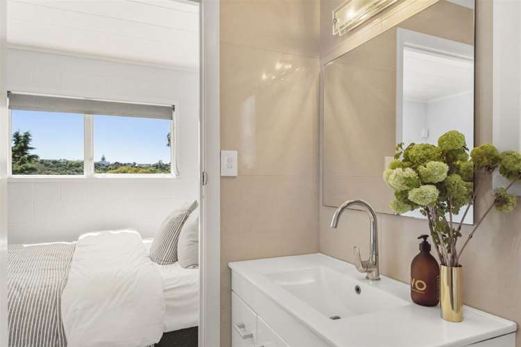 14 Tarahanga Street Northcote_40