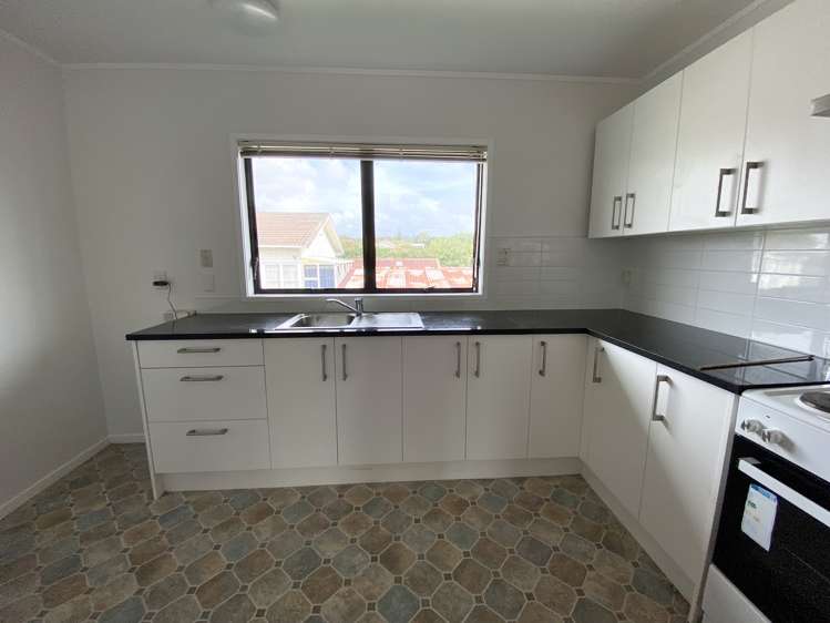 2/2 Northall Road New Lynn_4