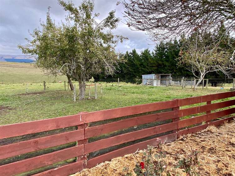 86 Totara Island Road Clinton and Surrounds_23