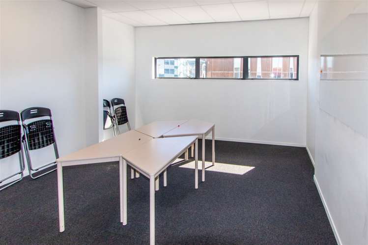 Office 2/15 Central Boulevard Silverdale_6