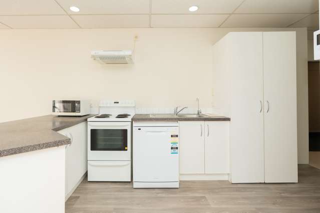 13/5 Garden Place Hamilton Central_3