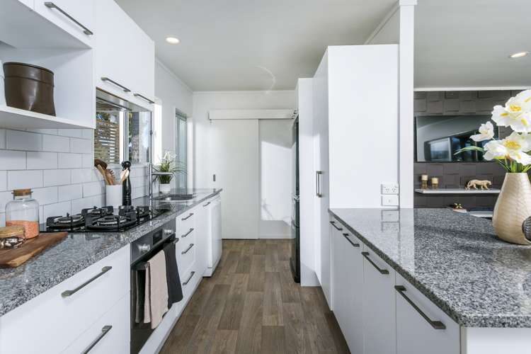 33b Ngahere Views Orewa_3