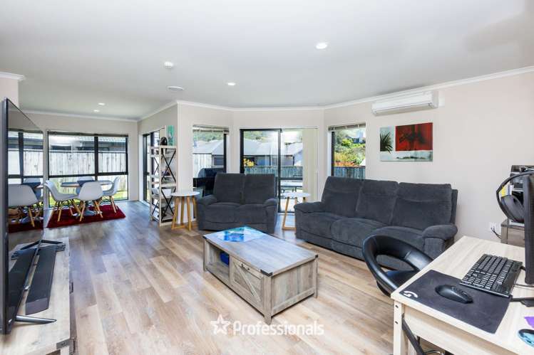 9 Percy Kinsman Crescent Riverstone Terraces_9