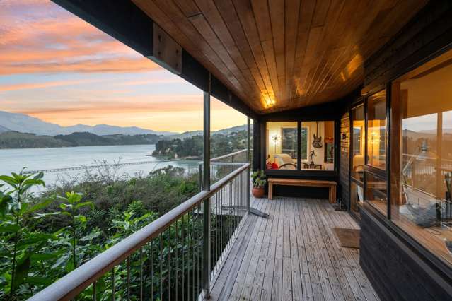 Private Bay Retreat with Spectacular Views