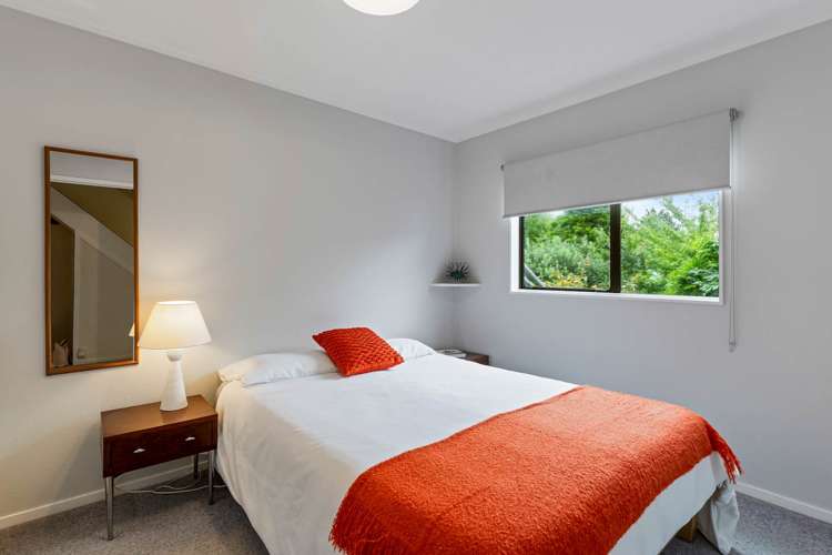 11 Gails Drive Okura_11