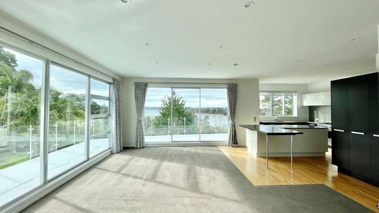 77 James Paige Lane Riverhead_5