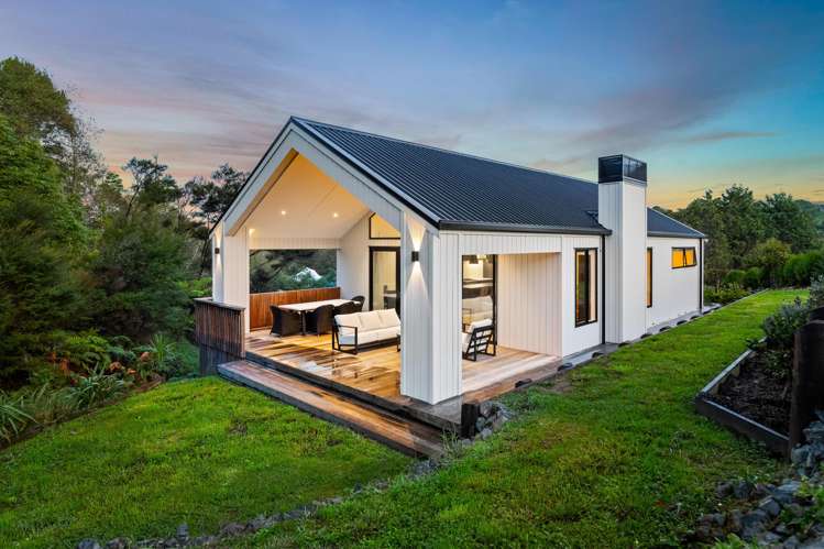 8 Collings Drive_0