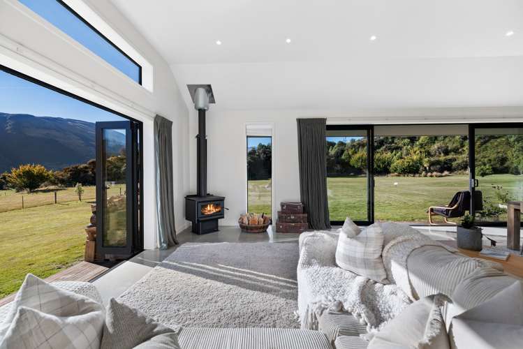 54 Xenicus Rise Glenorchy_8