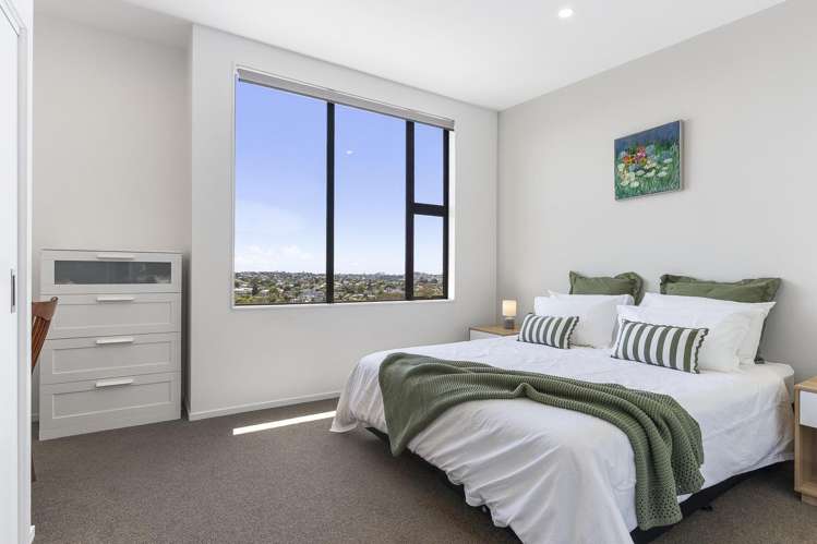 2/15 Chivalry Road Glenfield_4