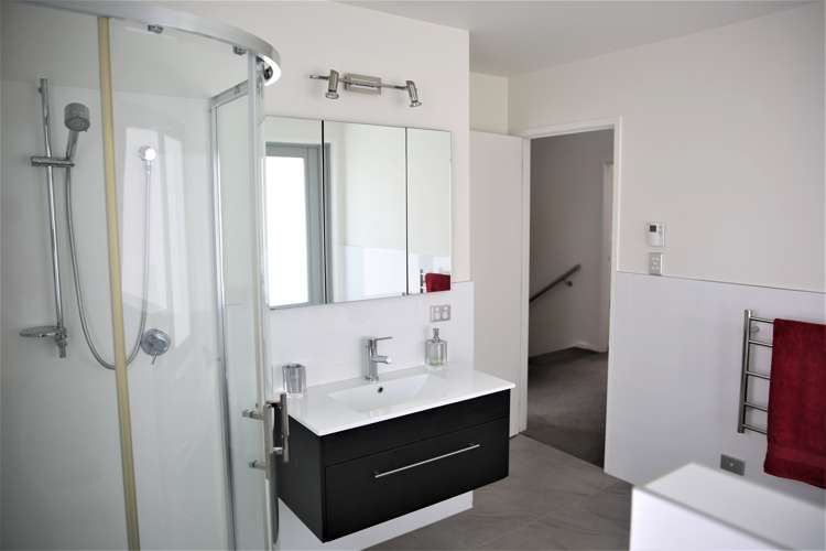 4 Ravello Rise Flat Bush_11