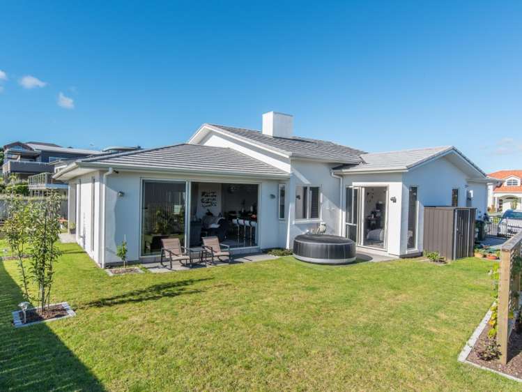 29 Magnolia Rise Waipahihi_14