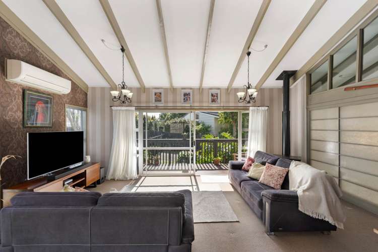 71 Meadway Sunnyhills_6