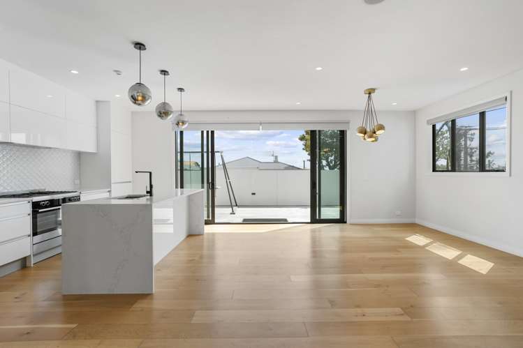 92A Flanshaw Street Te Atatu South_2