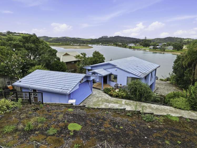 16 Bush Point Road Taipa_18