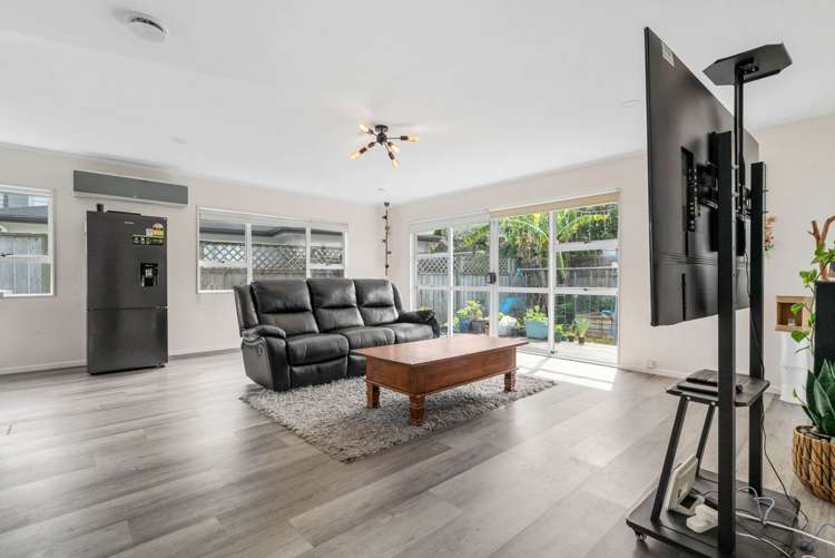 2/8 Freeland Avenue Mt Roskill_5