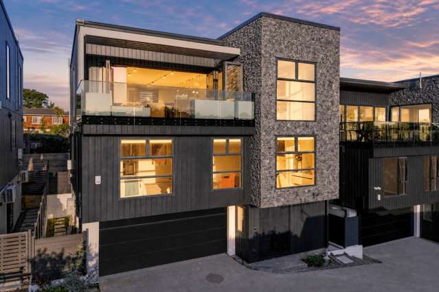 Elevated Luxury in Prestigious Hauraki