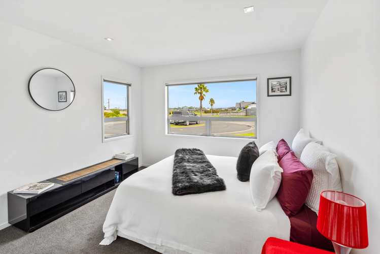 33 O'Farrell Drive One Tree Point_22