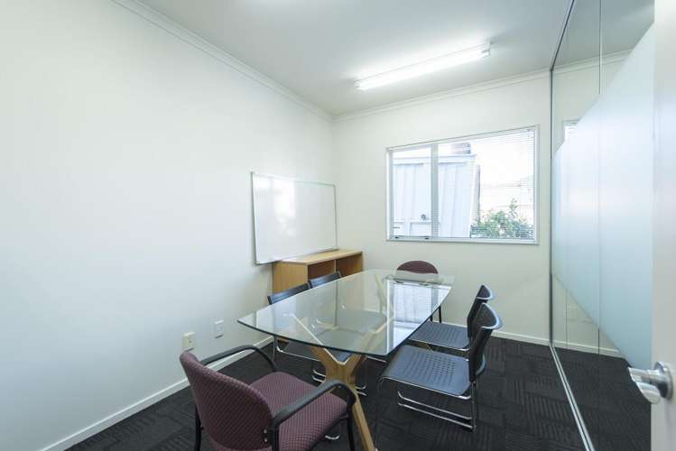 Unit 2, 33 Kapiti Road Paraparaumu_3