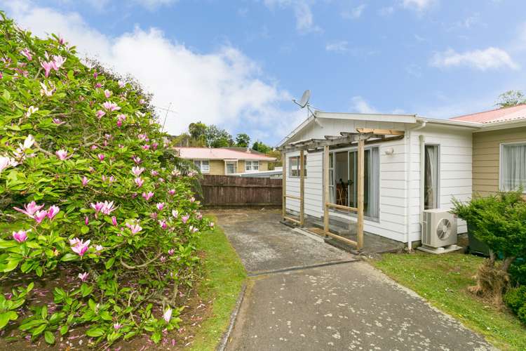 11b Thurleigh Grove Karori_1
