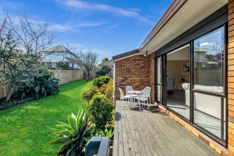 9 Cambric Place Botany Downs_32