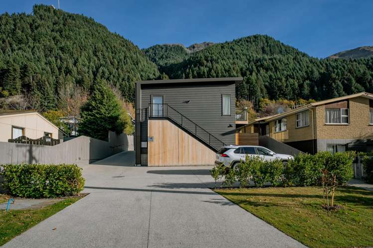 7/14 Fryer Street Queenstown_13