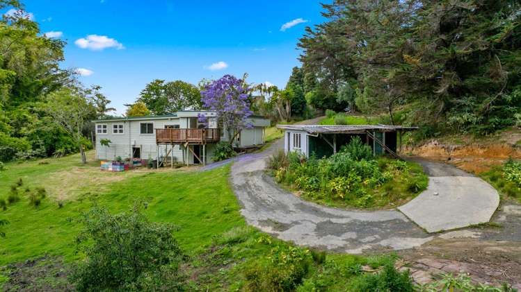 10 Hobbs Road Matakatia_1